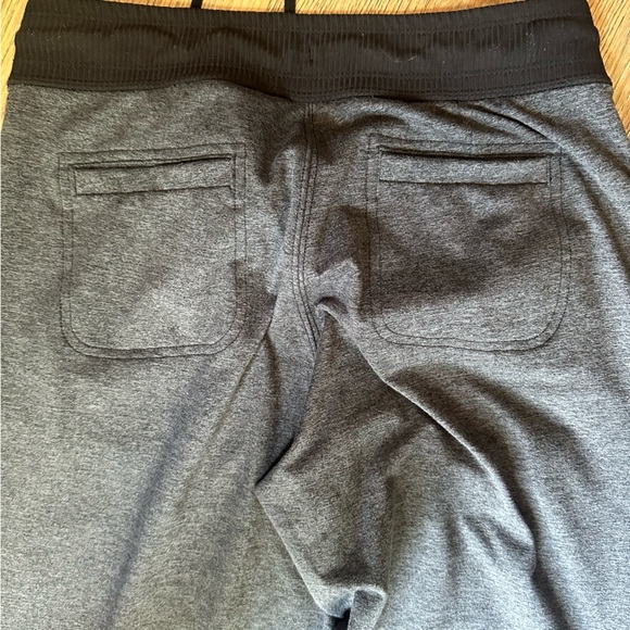 Athleta Flux Street charcoal grey joggers, size XS, athleisure - Picture 5 of 8